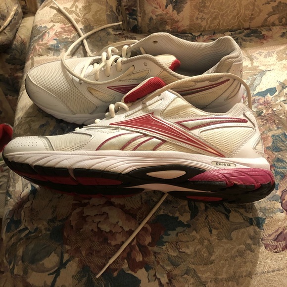 Reebok running shoes - Picture 2 of 15